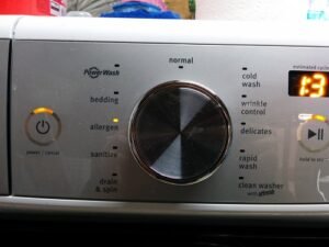 washing machine dial set to normal cycle