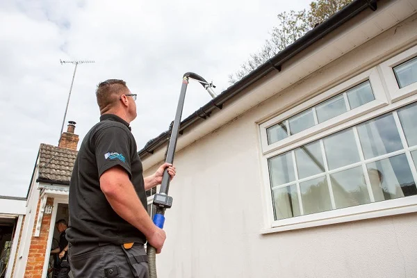 8 Myths About Gutter Cleaning Debunked